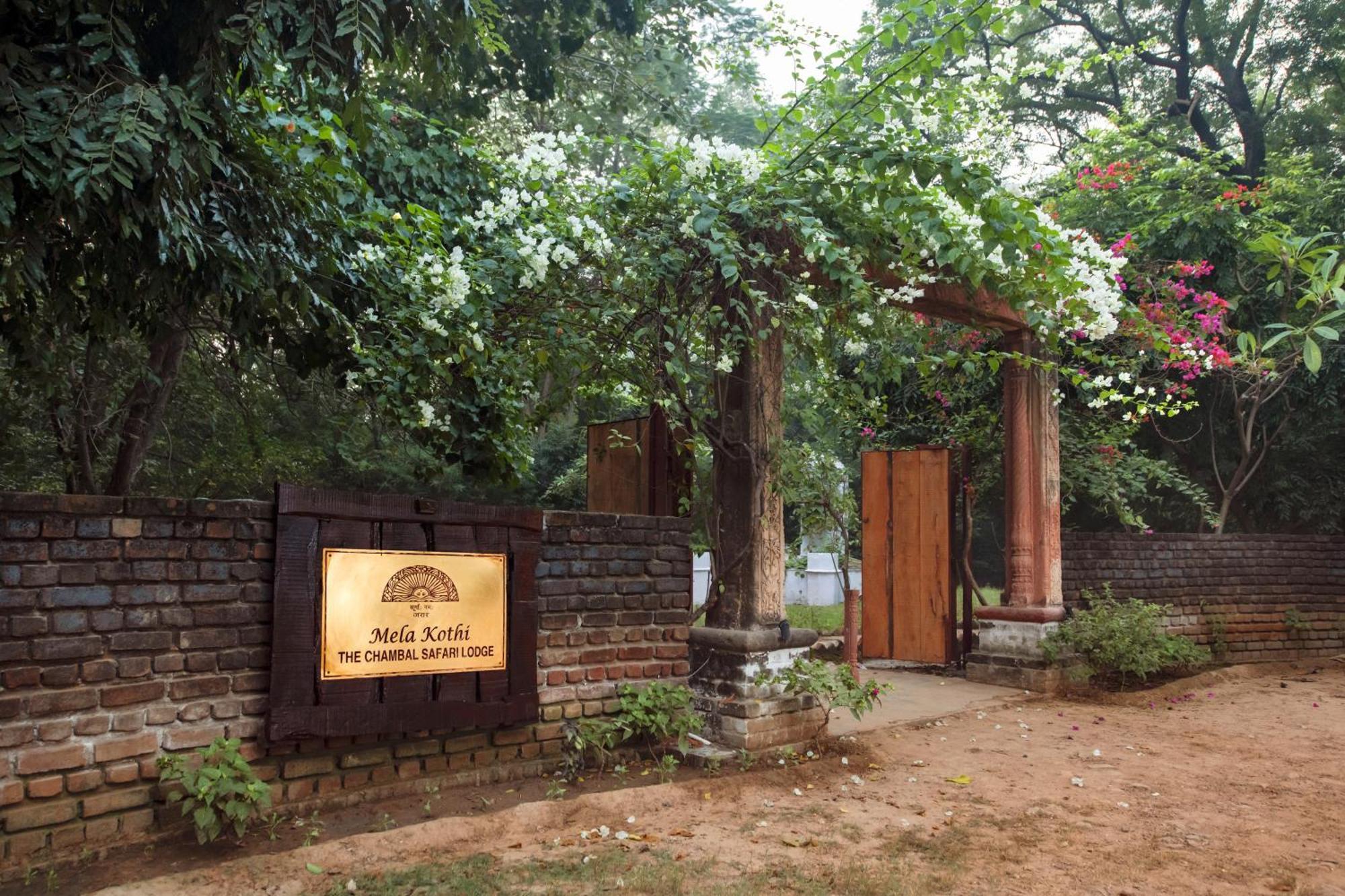 Mela Kothi - The Chambal Safari Lodge Bah Exterior photo